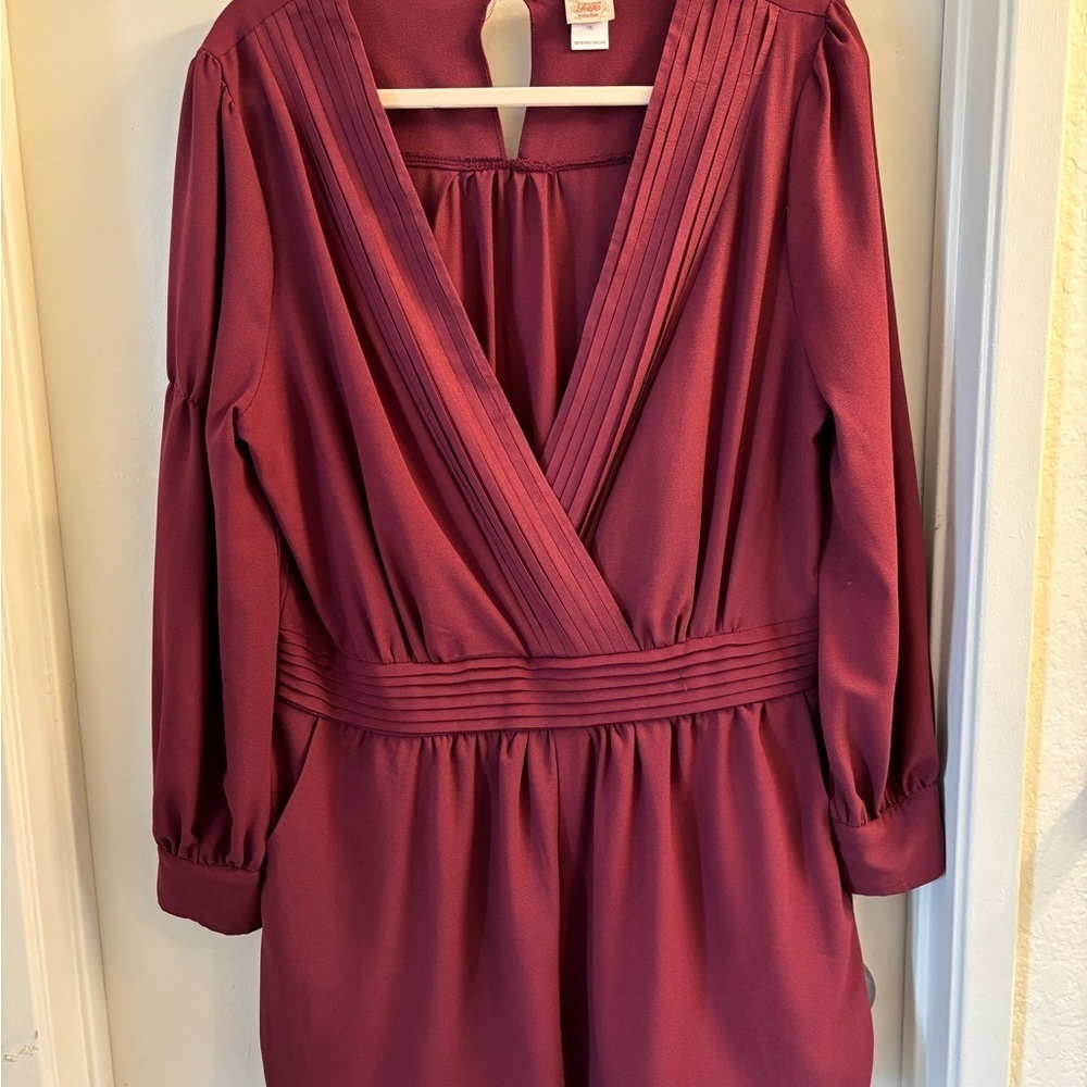 Elegant Burgundy Long Sleeve Dress - Picture 2 of 6